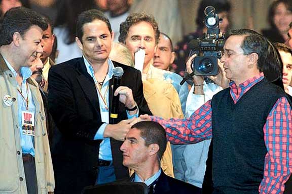 Juan Manuel Santos, Germán Vargas Lleras y Alvaro Uribe Velez.
