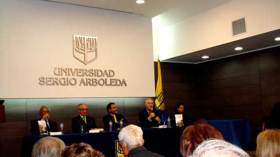 Lanzamiento del libro en la Universidad Sergio Arboleda; lo presentó el embajador de México, Florencio Salazar Adame, con una brillante pieza literaria que fue muy aplaudid, Condujo el acto el Decano Antonio Roveda Lanzamiento del libro en la Universidad Sergio Arboleda; lo presentó el embajador de México, Florencio Salazar Adame, con una brillante pieza literaria que fue muy aplaudid, Condujo el acto el Decano Antonio Roveda