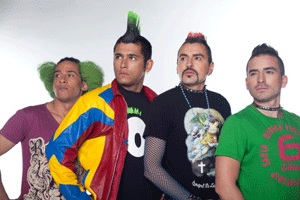 La “manada” de “El Mán es Germán”, la comedia que le da respiro a los colombianos.