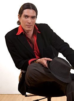 James Rendón ha hecho toda su carrera en Oslo (Noruega). Habla español, inglés, danés, sueco, noruego, italiano y portugués. Estudió Diseño para escenografía láser. Aprendió y sorprendió a su maestro, el estadounidense Tim Anderson, uno de los mejores productores de la especialidad. (Foto: Juan Pablo Bolaños)