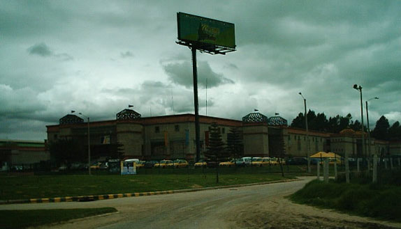 Centro Comercial Mango Biche, Calle 200