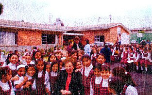 DoñaLeonor ysus alumnas