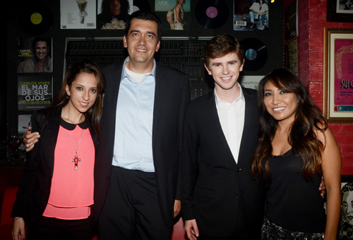 De izquierda a derecha: Andrés Sicard, Andrés Velosa, Freddie Highmore y Jennifer Hahn.