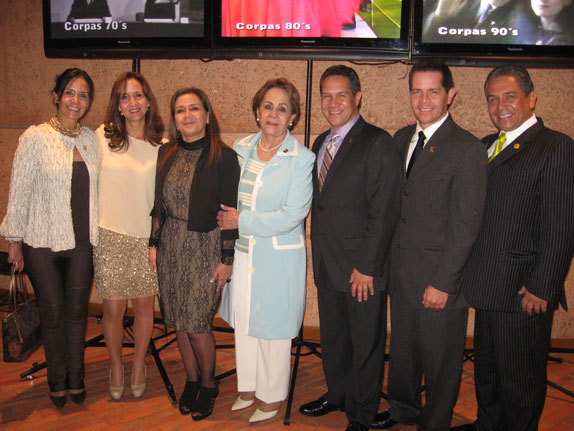 La familia Piñeros Ricardo, de izquierda a derecha: Ana María, Rectora de la Fundación Universitaria Juan N. Corpas; Luz Helena, Gerente de la Clínica Corpas; Gloria, Gerente de la Fundación Clínica Corpas; Myriam, Luis Gabriel, Vicerrector Académico de Fundación Universitaria Juan N. Corpas; José Fernando, Gerente de Labfarve y Juan David Vicerrector Administrativo de la Fundación Universitaria Juan N. Corpas.