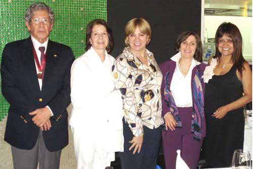 Ariel Armel, su esposa Gladys, Silvia Gette Ponce, Gloria Cecilia Palacios y Belinda Garcia.