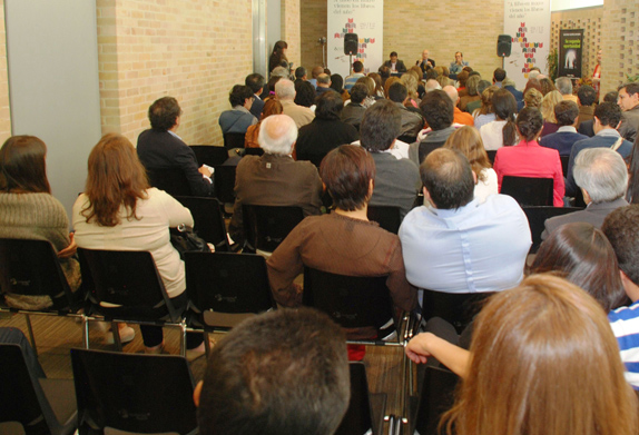 El auditorio Manuel Mejía Vallejo se vió colmado