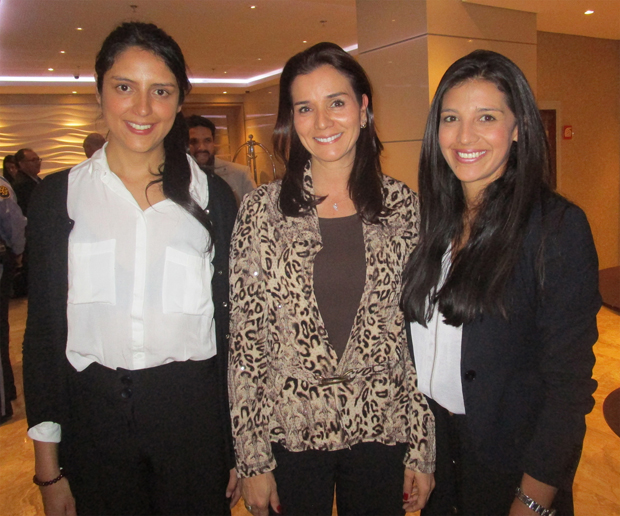 De izquierda a derecha: Sofía Moreno (Jefe de Comunicaciones Fundación Ayuda en Acción); Marcela Acero (Directora de Desarrollo Hoteles Bogotá Plaza) y Dhajana Quiroga (Ayuda en Acción).