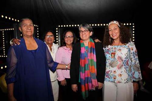 Yolanda Ruíz, directora de noticias de RCN Radio compartió momentos con las homenajeadas y sus familias.