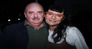 Fernando Gaitán con Beatriz Pinzón Solano (Ana María Orozco), “la hija” reconocida por el mundo. (Fotos: Prensa-Canal RCN).