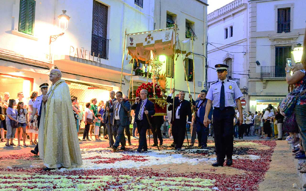 Por esta manifestación sobrenatural, el Papa Urbano IV, a través de la Bula ‘Transiturus', instituyó muy pronto la Solemnidad del Corpus Cristi,