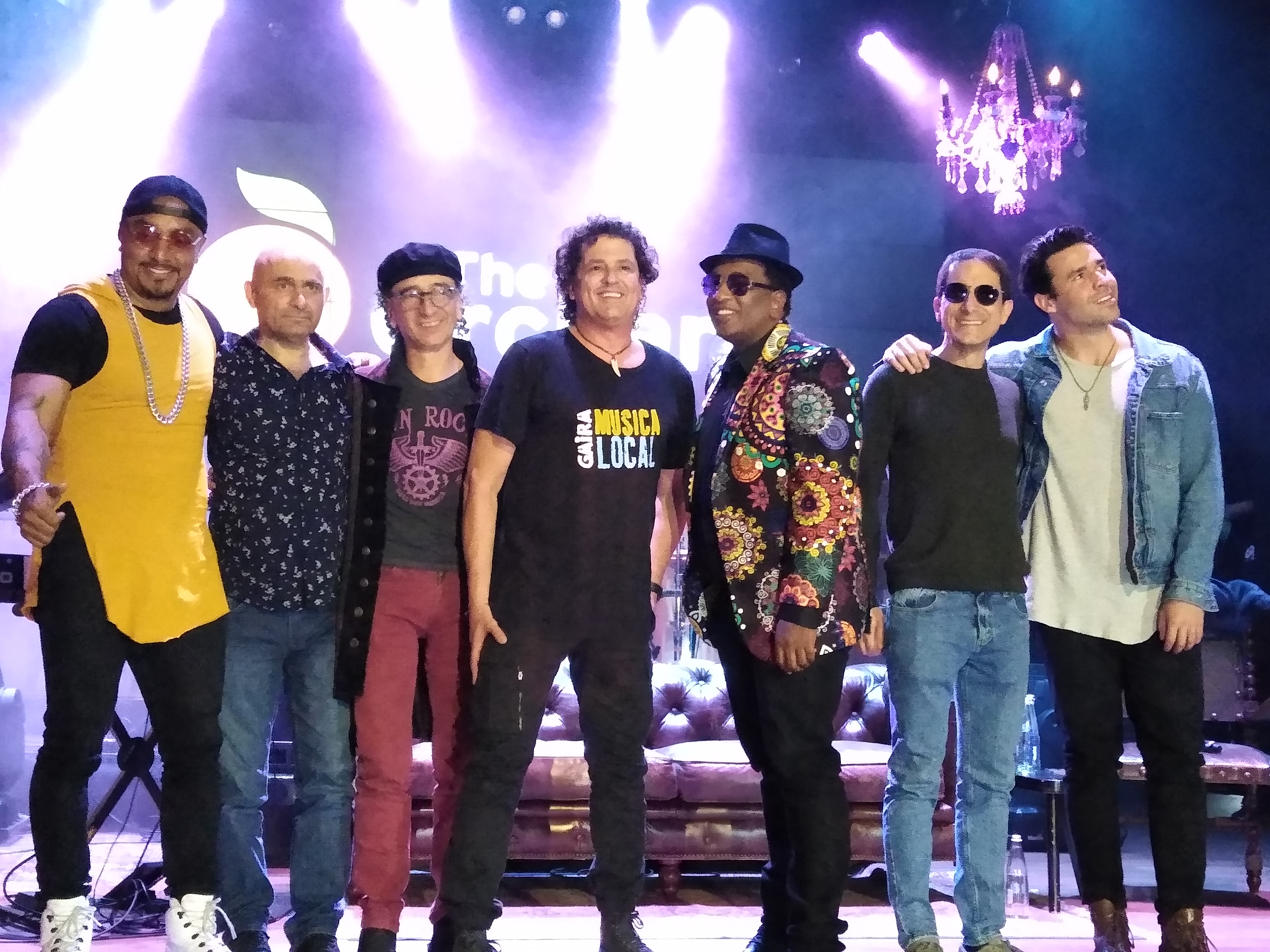 Carlos Vives: con de sus nuevos productos de GML: Pacific Broders, Distrito Especila y Esteban Nieyo. (Foto: GM.VBM).